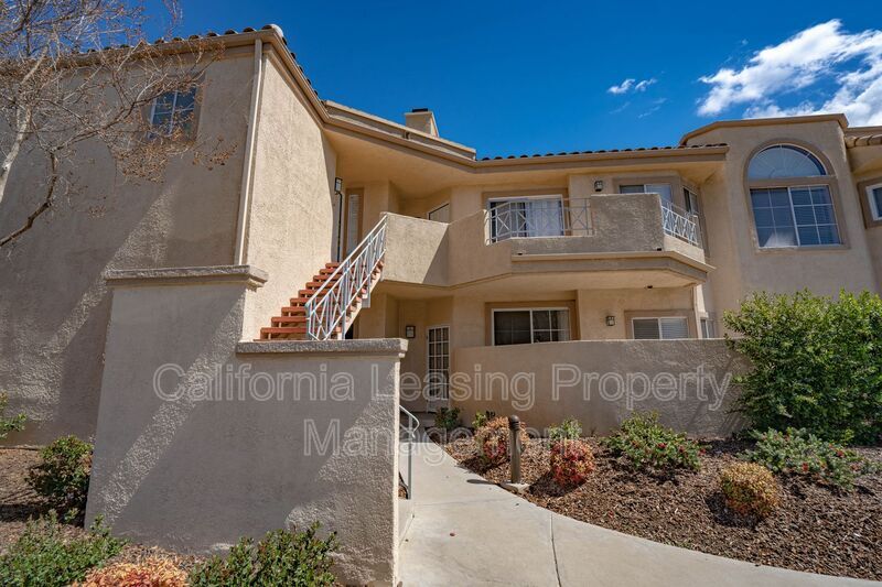 23715 Del Monte Dr. Unit 203, Santa Clarita, CA 91355 Condo for Rent