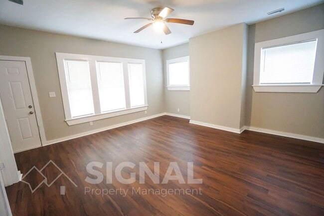 Building Photo - 3845 36th Ave N