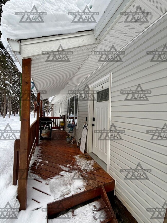 Building Photo - 3BR Home in North Pole | Fenced Yard/Pet Friendly + Garage | Available June 15