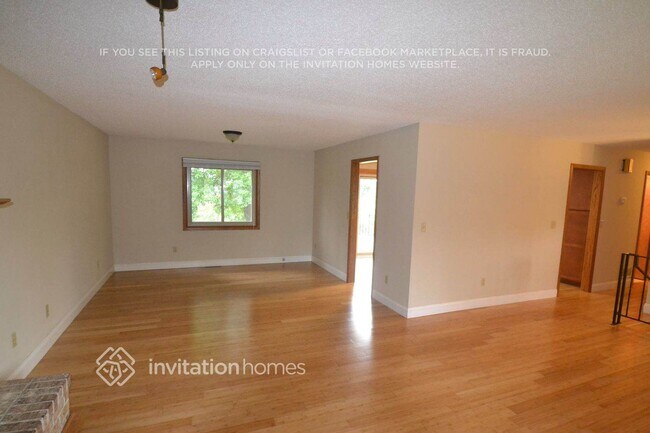 Building Photo - 7897 Kingsview Ln N