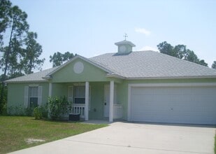 Building Photo - 1662 Cogan Dr