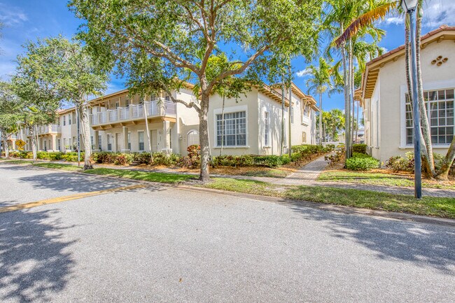 Building Photo - 610 NW 24th Ave