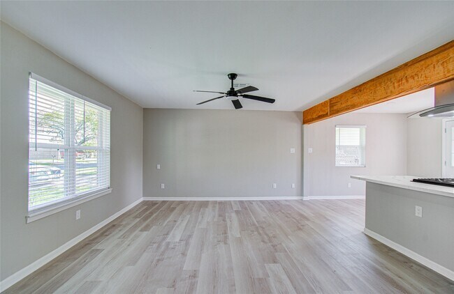 Foto del edificio - 411 Oaklawn St