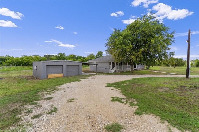 Building Photo - Great 3-Bedroom Home on Nearly 4 Acres For...