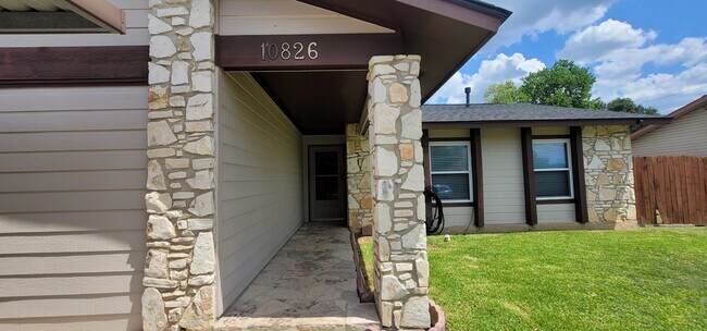 Building Photo - 10826 Green Brook Dr