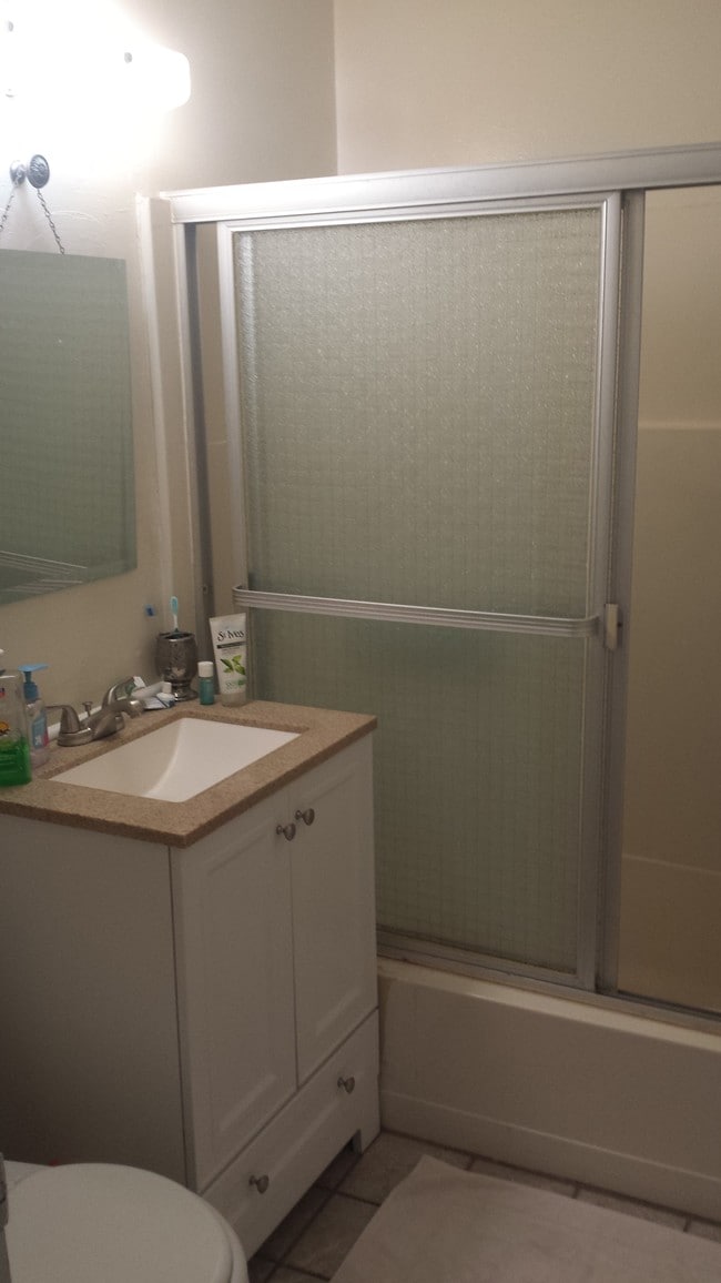 Foto del edificio - 1347 N Alvarado St