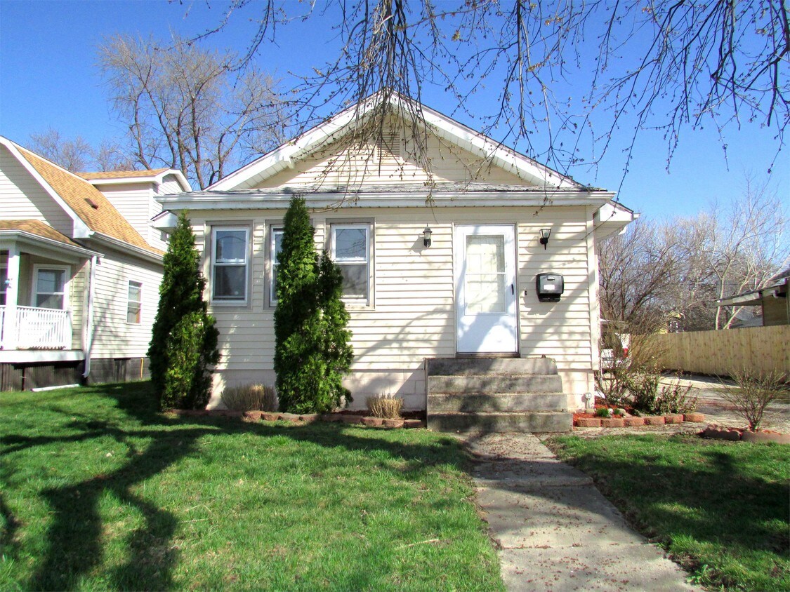 Primary Photo - 2412 N Peoria Rd