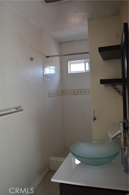 Foto del edificio - 7474 Henbane St