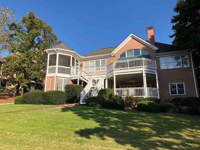 Building Photo - 1520 Dogwood Dr