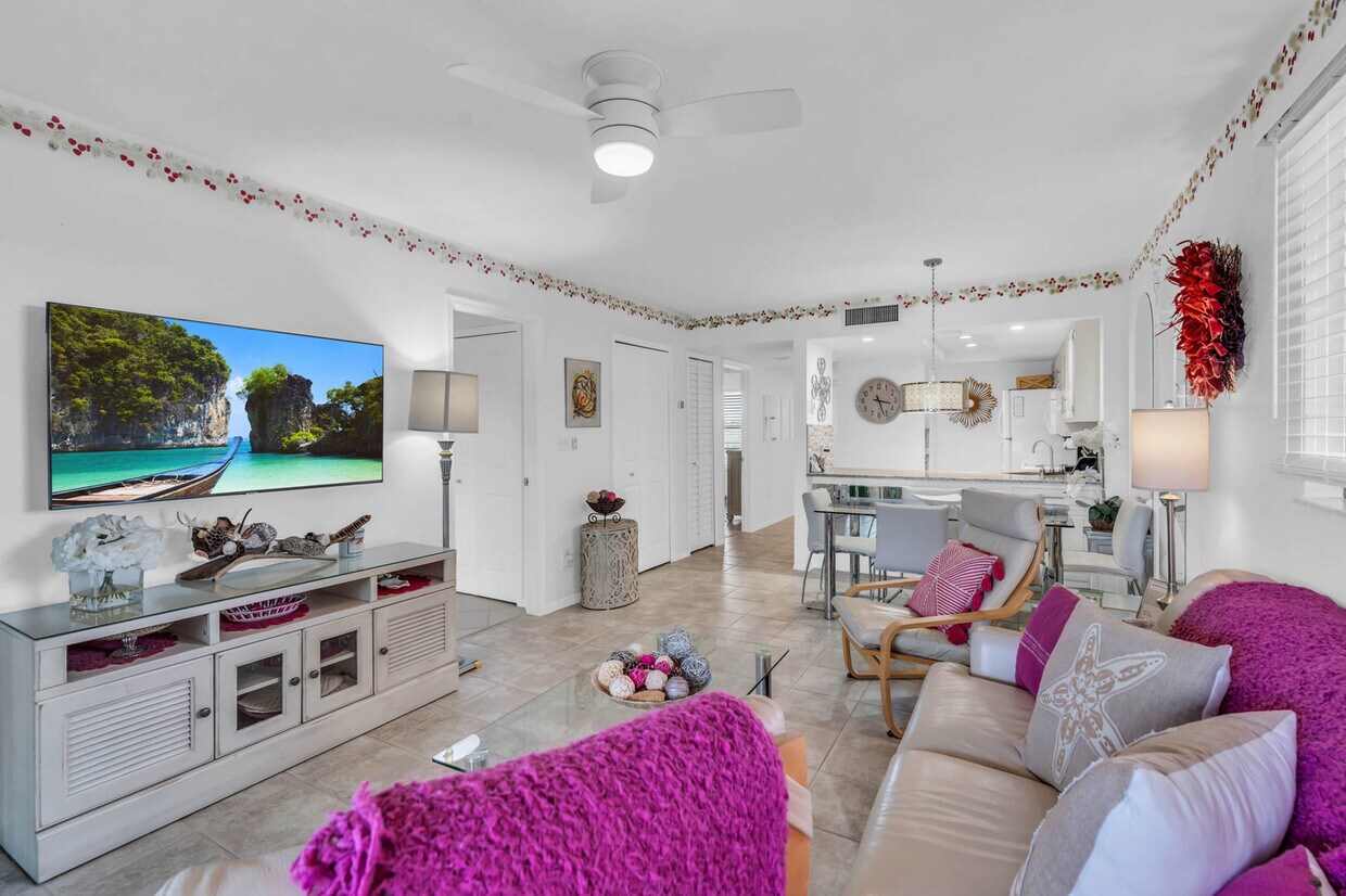 Primary Photo - 600 Neapolitan Way