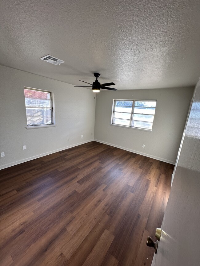 Foto del edificio - 1421 SW 52nd St