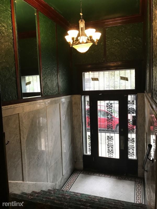 Building Photo - 2 br, 1 bath Apartment - 6201 S Evans Ave