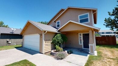 Building Photo - 1243 SE Newgate Dr