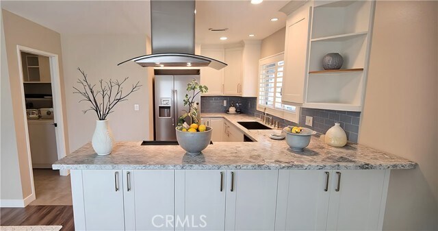 Foto del edificio - 2352 Dahlia Dr