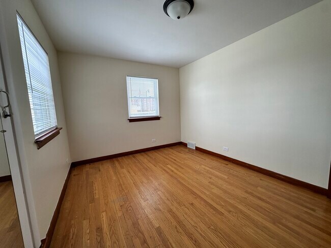 Building Photo - 494 Lee St