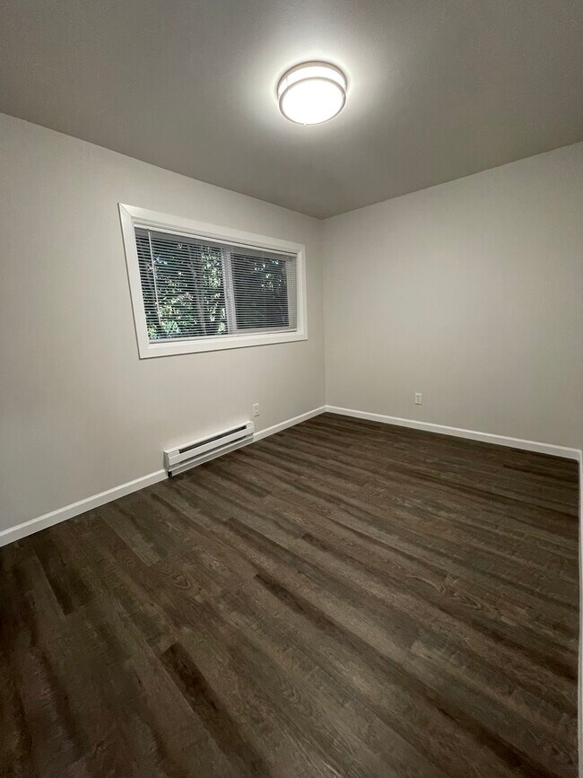 Building Photo - 17124 33rd Ave NE