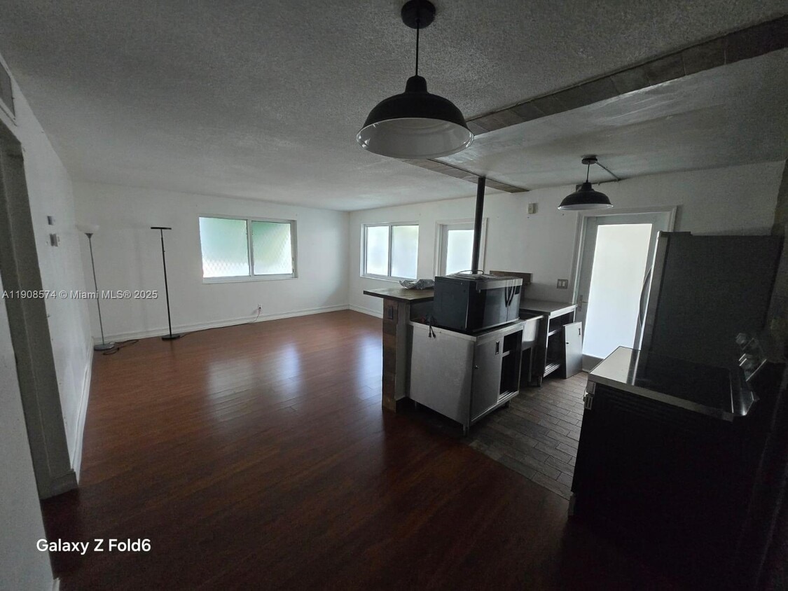 Foto principal - 1715 Wiley St