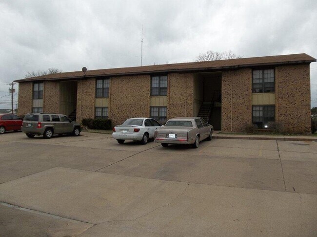 Building Photo - 105 Rio Grande Ct