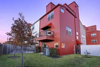 Building Photo - 323 Sydnor St