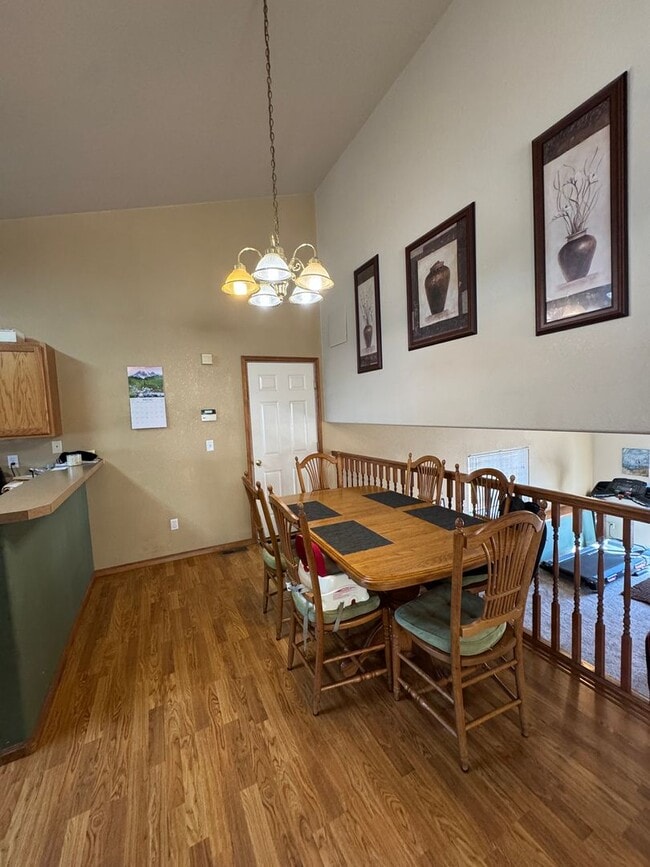 Building Photo - Great Tri-level home in West Loveland