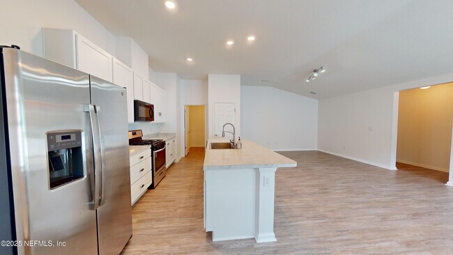 Foto del edificio - 544 Bluejack Ln