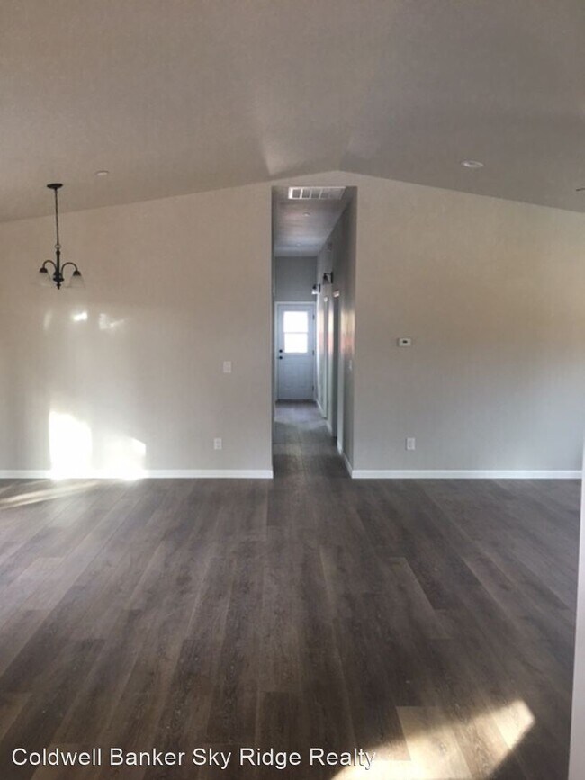 Foto del edificio - 3 br, 2 bath House - 905 W. Aeroplane