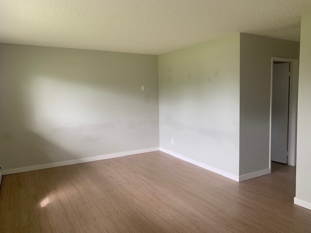 Photo du bâtiment - 9502-9599 99 Ave