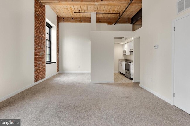 Building Photo - 303 Vine St