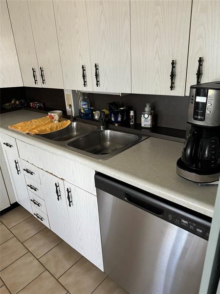 Building Photo - 4054 Exeter