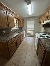 Building Photo - 3113 Clear Creek Dr