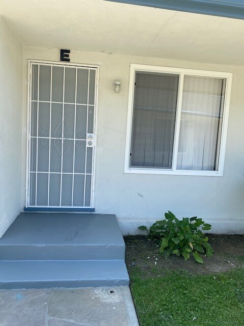 Building Photo - 216 W Verdugo Ave