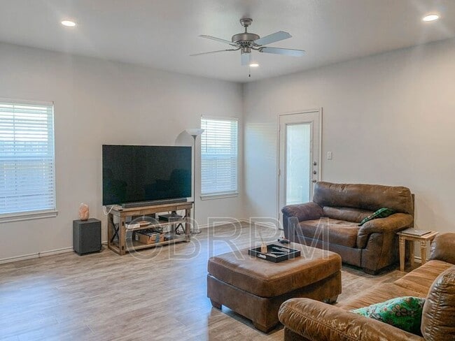 Building Photo - 12007 Evanston Ave