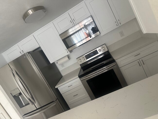 Building Photo - 13910 Lear Blvd