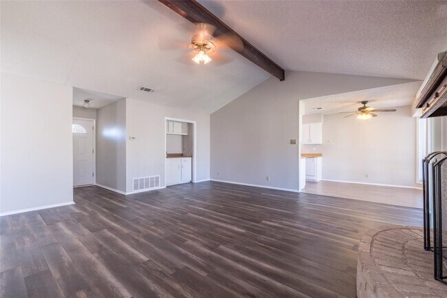 Foto del edificio - 601 Osage Dr