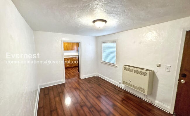 Foto del edificio - 605 E Santa Inez Ave