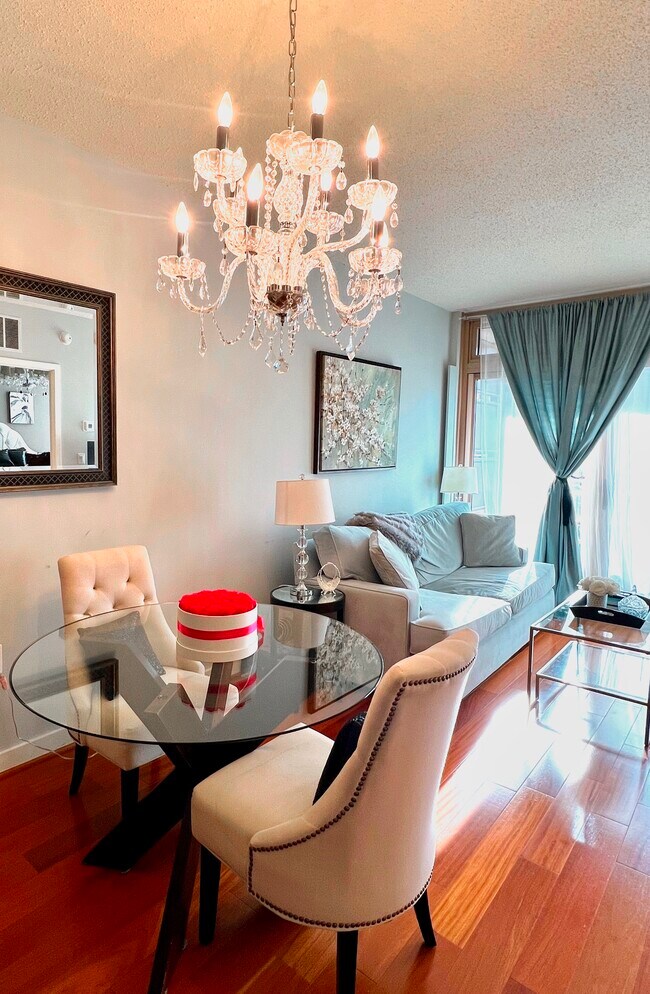 Foto del edificio - 888 N Quincy St
