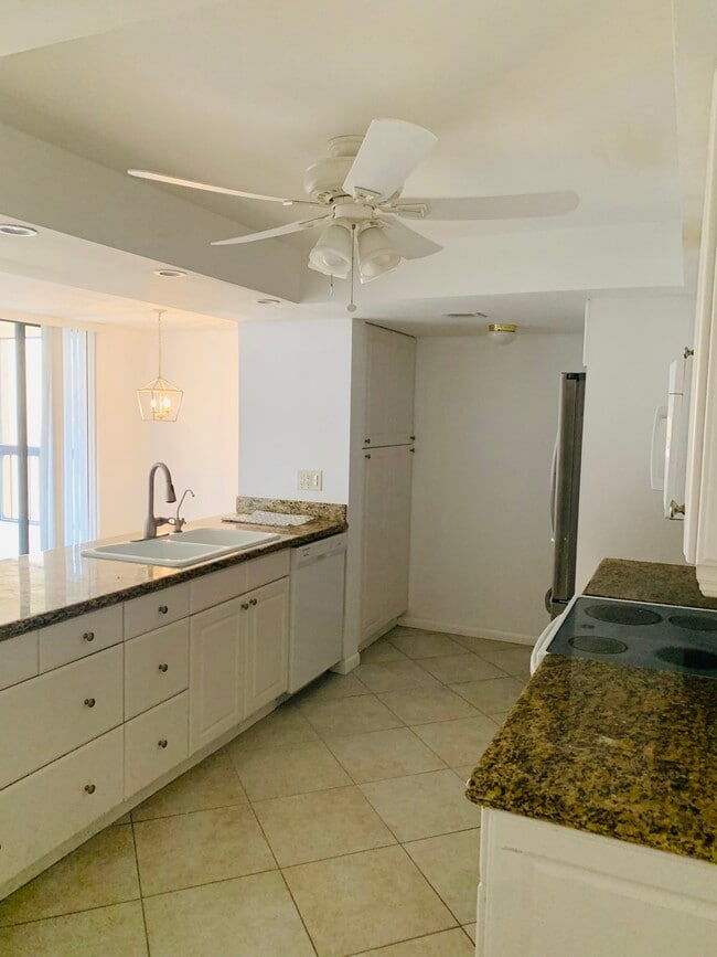 Building Photo - 950 Egret Cir