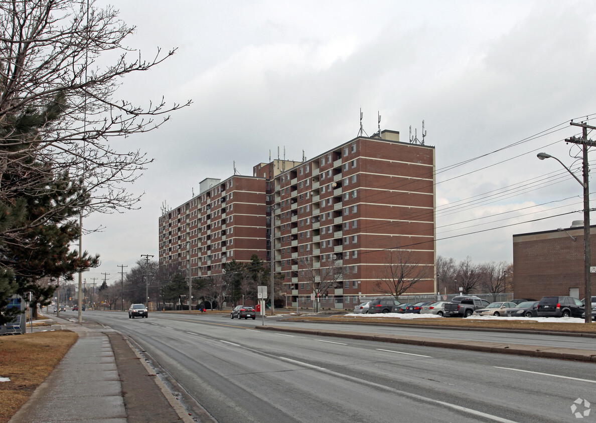 Primary Photo - Birchmount Eglinton