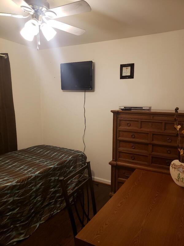 Foto del edificio - 6042 Cecil Ave