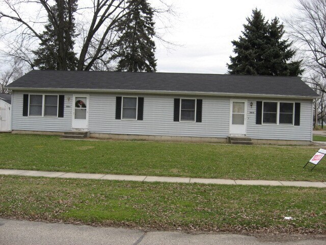 Foto principal - 208 S Spring St