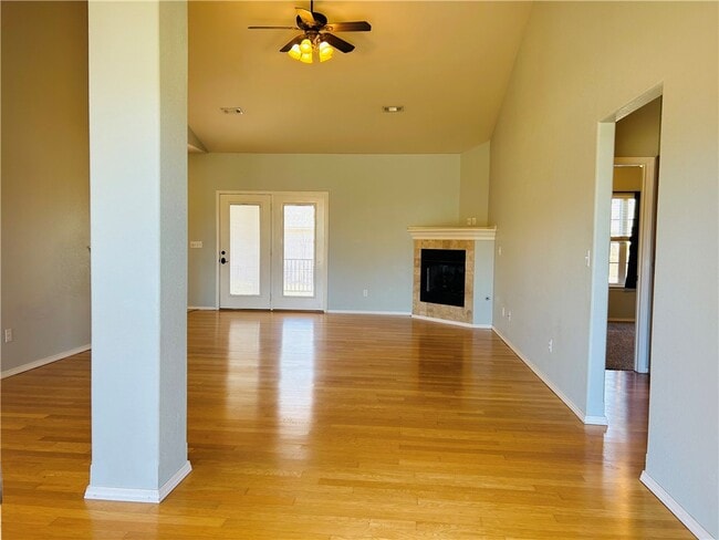 Foto del edificio - 15 Mills Dr