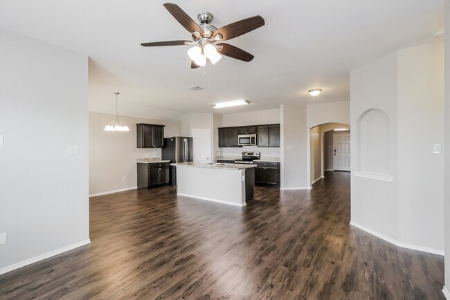 Building Photo - 233 Thoroughbred St