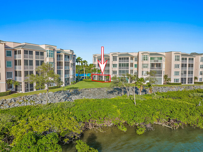 Foto del edificio - 5750 NE Island Cove Way