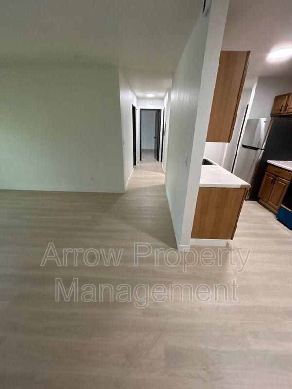 Building Photo - 215 E Arbor Ave