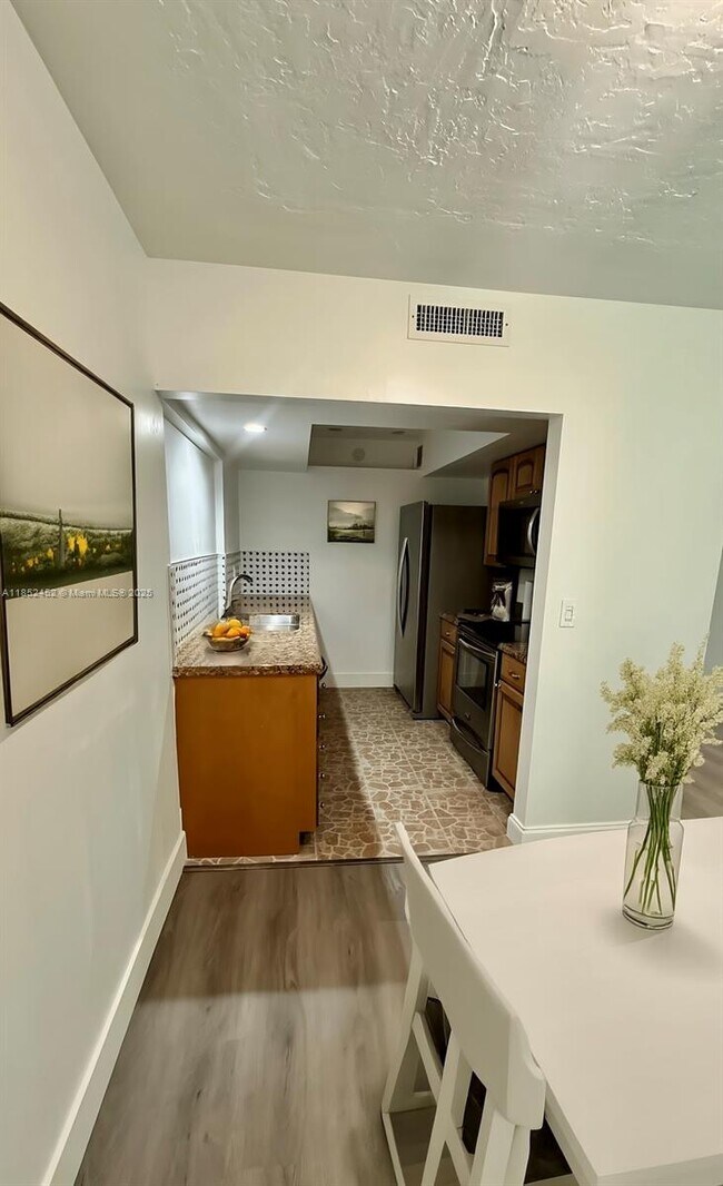 Foto del edificio - 7003 NW 63rd St