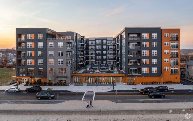 Foto del edificio - BLVD at Revere Beach