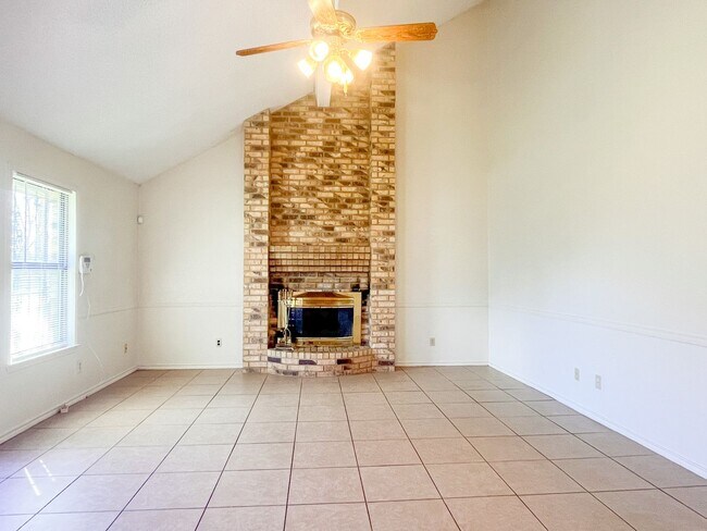 Building Photo - Available NOW!!!! This charming 2 story, 3...