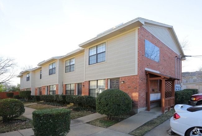 Building Photo - Sleepy Hollow Apartments