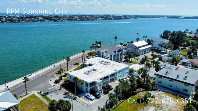 Building Photo - 1106 Pass a Grille Way