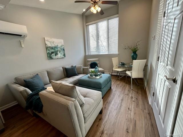 Building Photo - 265 E Main St